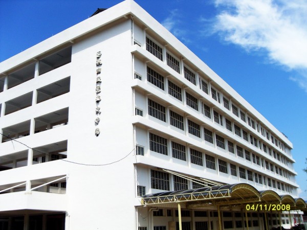 2008.11.04 2.Phor Tay School..jpg